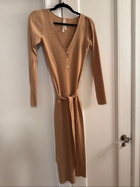 Babaton Camel Ribbed V-Neck Belted Midi Dress